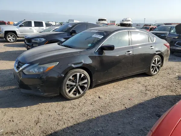1N4AL3AP7JC137578 2018 NISSAN ALTIMA - Image 1