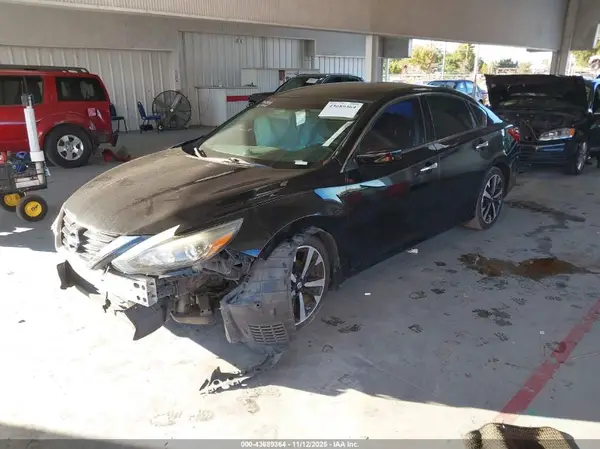 1N4AL3AP7JC137595 2018 NISSAN ALTIMA - Image 2