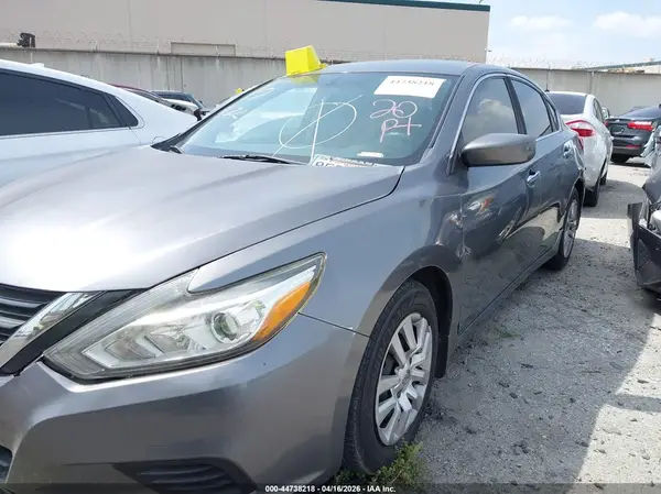 1N4AL3AP7JC138813 2018 NISSAN ALTIMA - Image 2