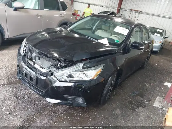 1N4AL3AP7JC139167 2018 NISSAN ALTIMA - Image 2