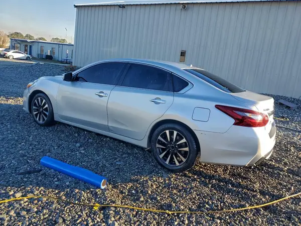 1N4AL3AP7JC140853 2018 NISSAN ALTIMA - Image 2