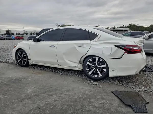 1N4AL3AP7JC142831 2018 NISSAN ALTIMA - Image 2