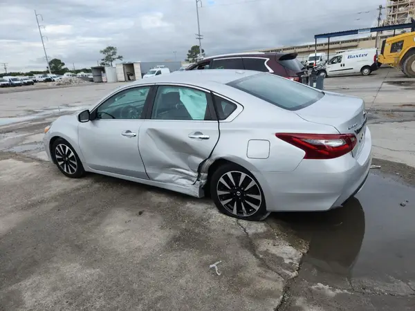 1N4AL3AP7JC144255 2018 NISSAN ALTIMA - Image 2