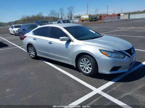1N4AL3AP7JC147656 2018 NISSAN ALTIMA - Image 1