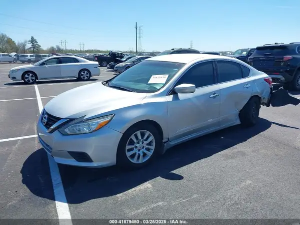 1N4AL3AP7JC147656 2018 NISSAN ALTIMA - Image 2