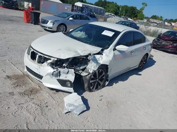 1N4AL3AP7JC149925 2018 NISSAN ALTIMA - Image 2