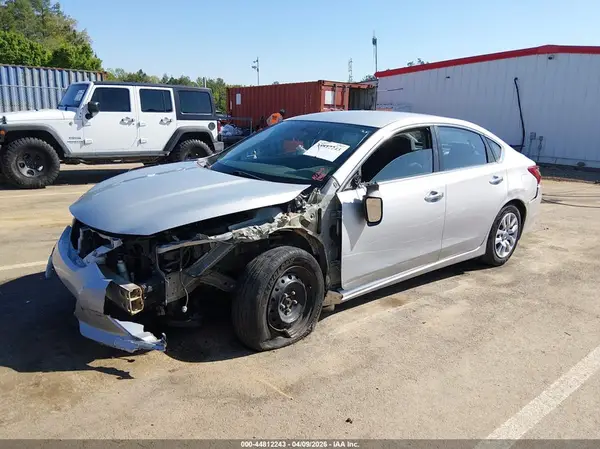 1N4AL3AP7JC151366 2018 NISSAN ALTIMA - Image 2