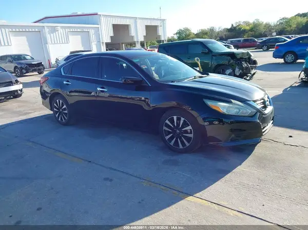 1N4AL3AP7JC153263 2018 NISSAN ALTIMA - Image 1