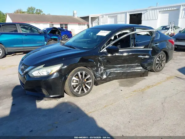 1N4AL3AP7JC153263 2018 NISSAN ALTIMA - Image 2