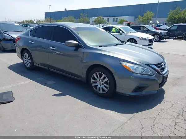 1N4AL3AP7JC153408 2018 NISSAN ALTIMA - Image 1