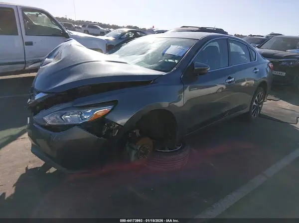 1N4AL3AP7JC154378 2018 NISSAN ALTIMA - Image 2