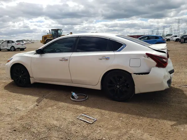 1N4AL3AP7JC158043 2018 NISSAN ALTIMA - Image 2
