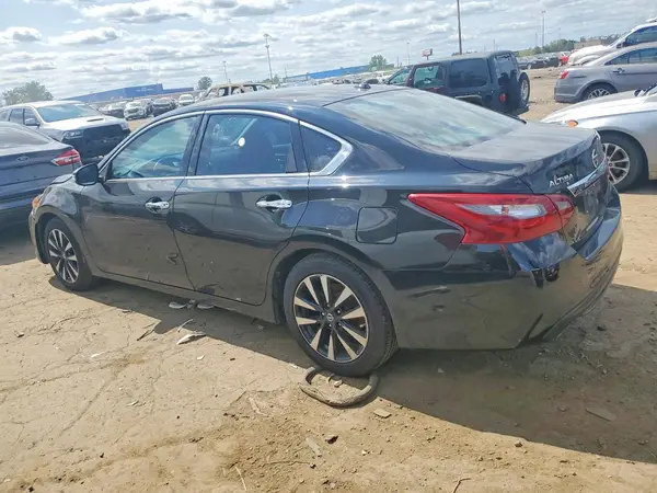1N4AL3AP7JC158981 2018 NISSAN ALTIMA - Image 2