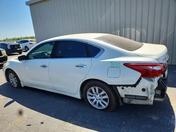 1N4AL3AP7JC159337 2018 NISSAN ALTIMA - Image 2