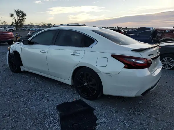 1N4AL3AP7JC159404 2018 NISSAN ALTIMA - Image 2