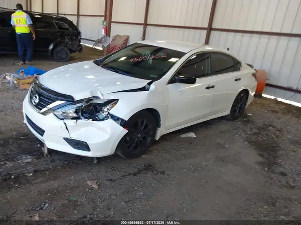 1N4AL3AP7JC159855 2018 NISSAN ALTIMA - Image 2