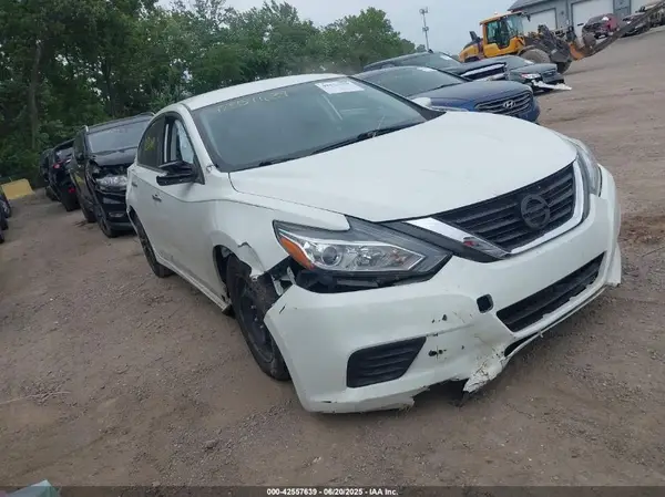 1N4AL3AP7JC163369 2018 NISSAN ALTIMA - Image 1