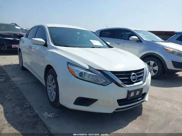 1N4AL3AP7JC165820 2018 NISSAN ALTIMA - Image 1