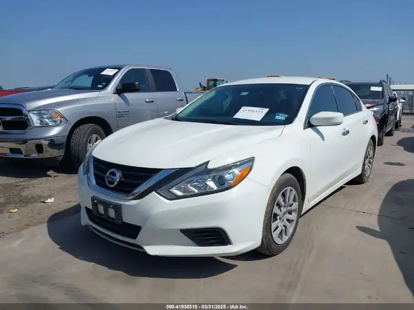 1N4AL3AP7JC165820 2018 NISSAN ALTIMA - Image 2