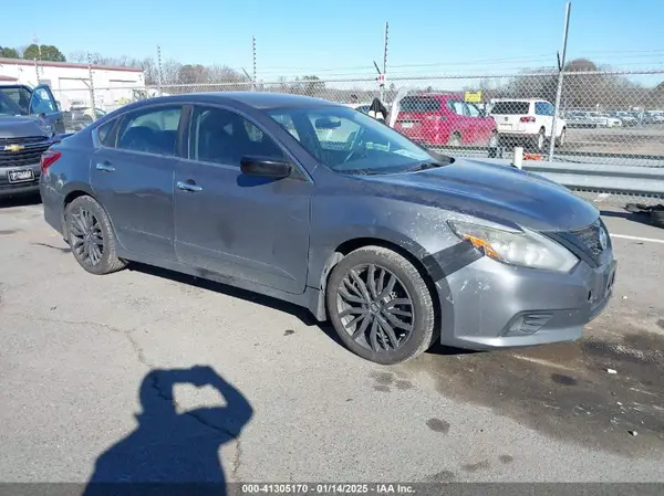 1N4AL3AP7JC166675 2018 NISSAN ALTIMA - Image 1