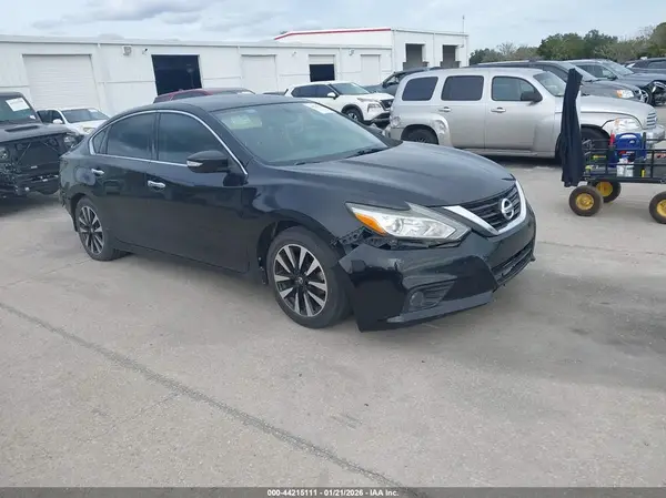 1N4AL3AP7JC168605 2018 NISSAN ALTIMA - Image 1