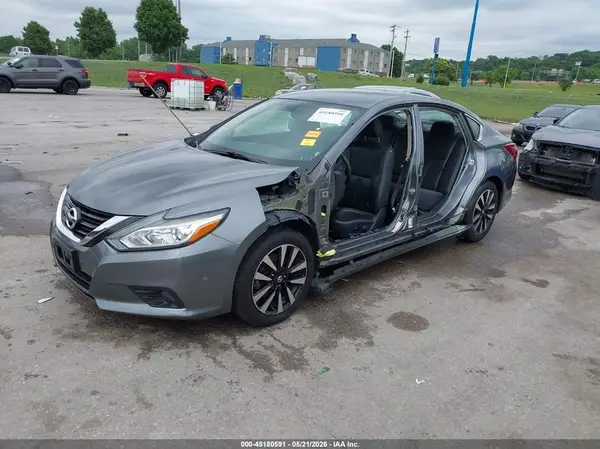1N4AL3AP7JC168944 2018 NISSAN ALTIMA - Image 2