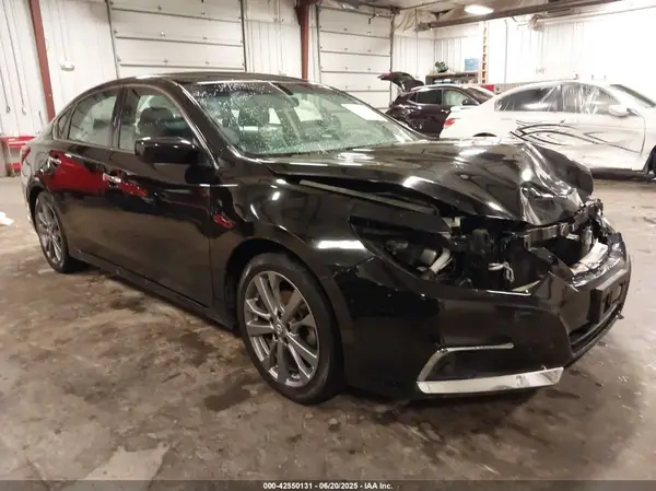 1N4AL3AP7JC170354 2018 NISSAN ALTIMA - Image 1