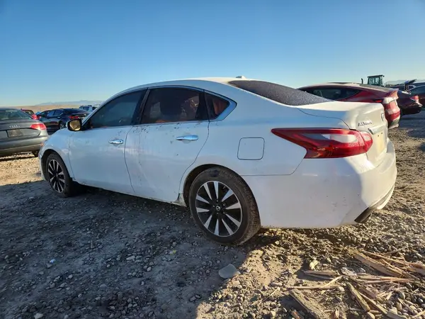 1N4AL3AP7JC170791 2018 NISSAN ALTIMA - Image 2