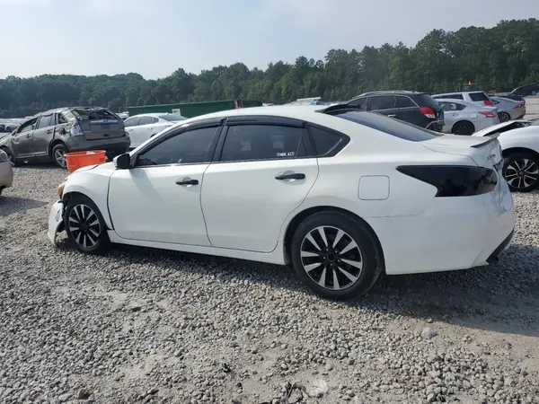 1N4AL3AP7JC171133 2018 NISSAN ALTIMA - Image 2