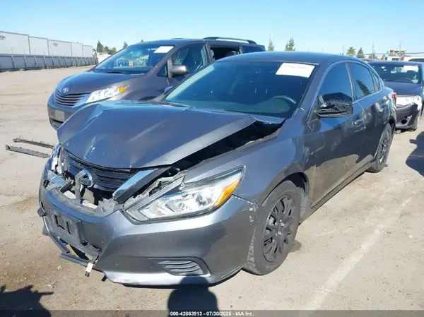 1N4AL3AP7JC172573 2018 NISSAN ALTIMA - Image 2