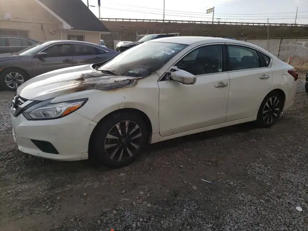 1N4AL3AP7JC175215 2018 NISSAN ALTIMA - Image 1