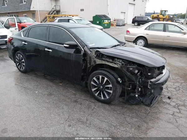 1N4AL3AP7JC176204 2018 NISSAN ALTIMA - Image 1