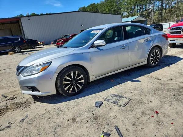1N4AL3AP7JC176929 2018 NISSAN ALTIMA - Image 1