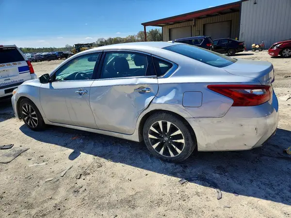 1N4AL3AP7JC176929 2018 NISSAN ALTIMA - Image 2