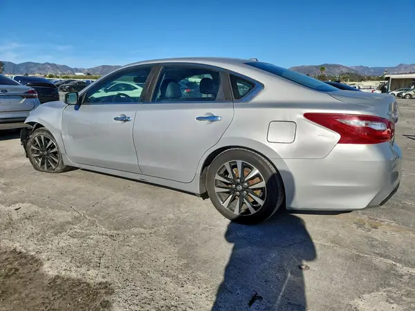1N4AL3AP7JC176963 2018 NISSAN ALTIMA - Image 2