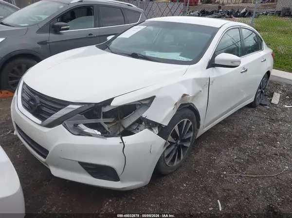 1N4AL3AP7JC177577 2018 NISSAN ALTIMA - Image 2