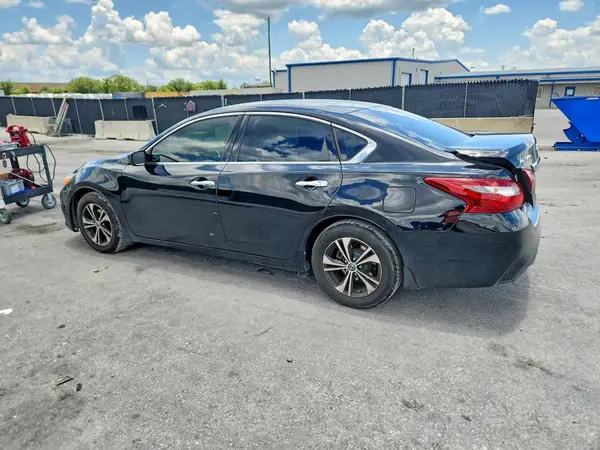 1N4AL3AP7JC178292 2018 NISSAN ALTIMA - Image 2