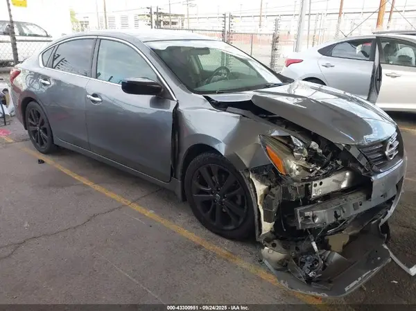 1N4AL3AP7JC178552 2018 NISSAN ALTIMA - Image 1