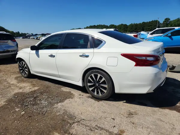 1N4AL3AP7JC179247 2018 NISSAN ALTIMA - Image 2