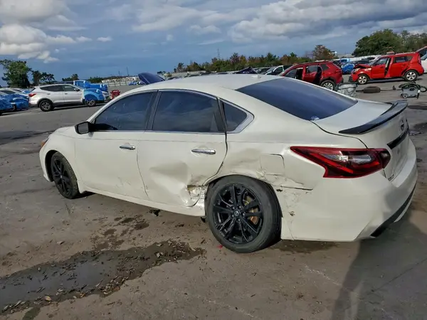 1N4AL3AP7JC179586 2018 NISSAN ALTIMA - Image 2