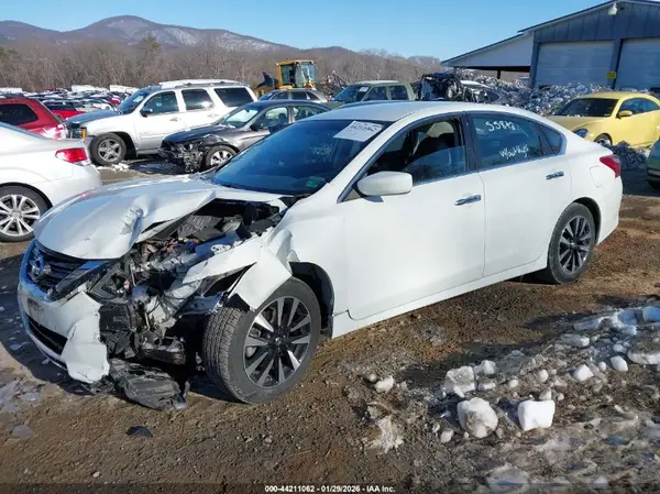 1N4AL3AP7JC183220 2018 NISSAN ALTIMA - Image 2
