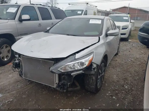 1N4AL3AP7JC185212 2018 NISSAN ALTIMA - Image 2