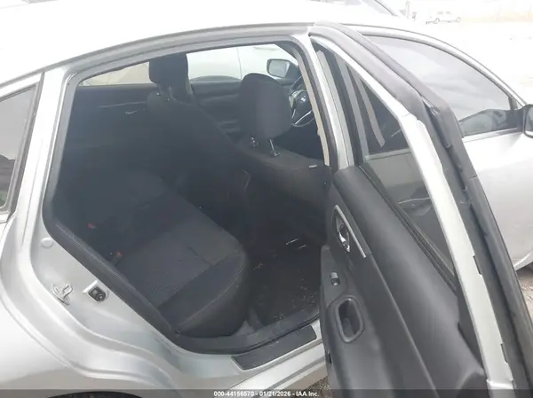 1N4AL3AP7JC185212 2018 NISSAN ALTIMA - Image 8
