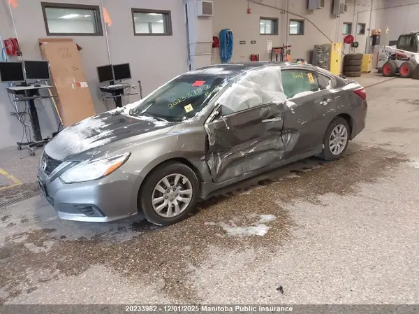 1N4AL3AP7JC185663 2018 NISSAN ALTIMA - Image 2