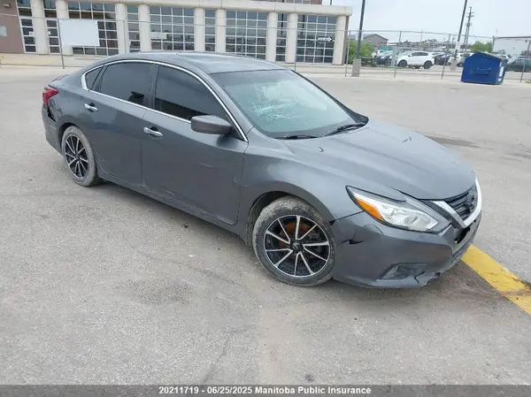1N4AL3AP7JC185761 2018 NISSAN ALTIMA - Image 1
