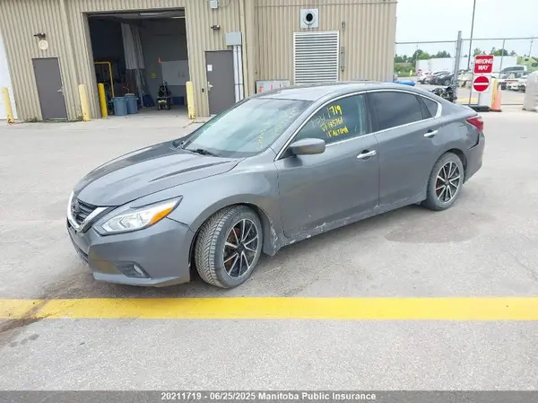 1N4AL3AP7JC185761 2018 NISSAN ALTIMA - Image 2