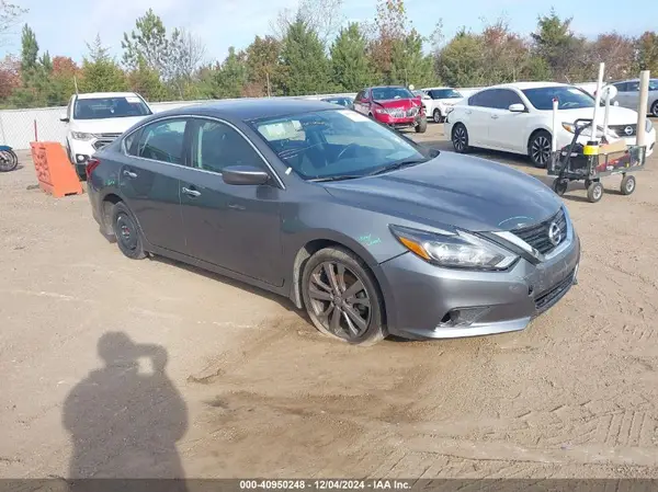 1N4AL3AP7JC187221 2018 NISSAN ALTIMA - Image 1