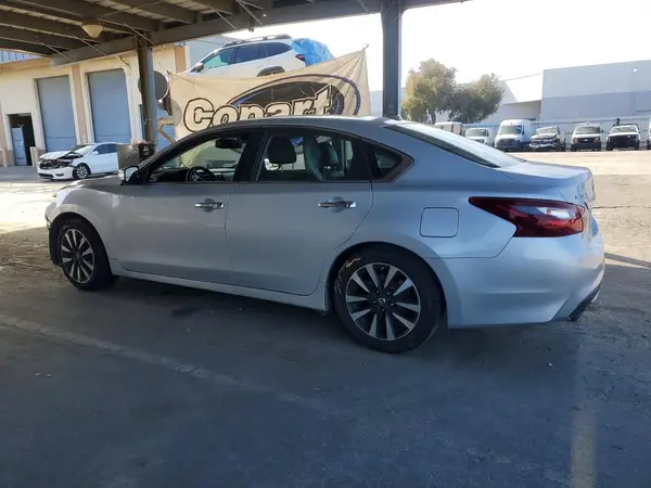 1N4AL3AP7JC188417 2018 NISSAN ALTIMA - Image 2