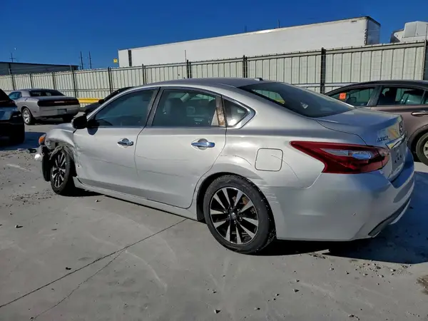 1N4AL3AP7JC190054 2018 NISSAN ALTIMA - Image 2