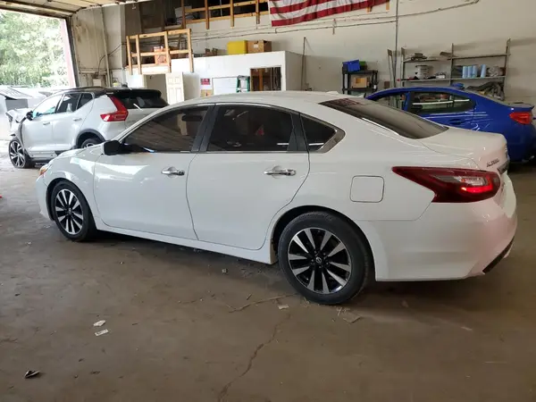 1N4AL3AP7JC190586 2018 NISSAN ALTIMA - Image 2